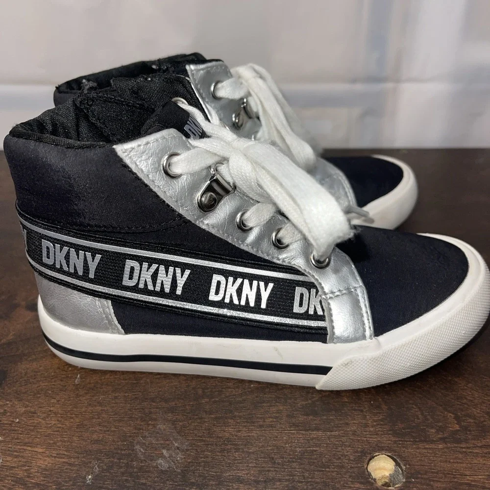 DKNY Hannah Vertical High Top Sneakers Girls Size 11 Youth Black White‎ Silver